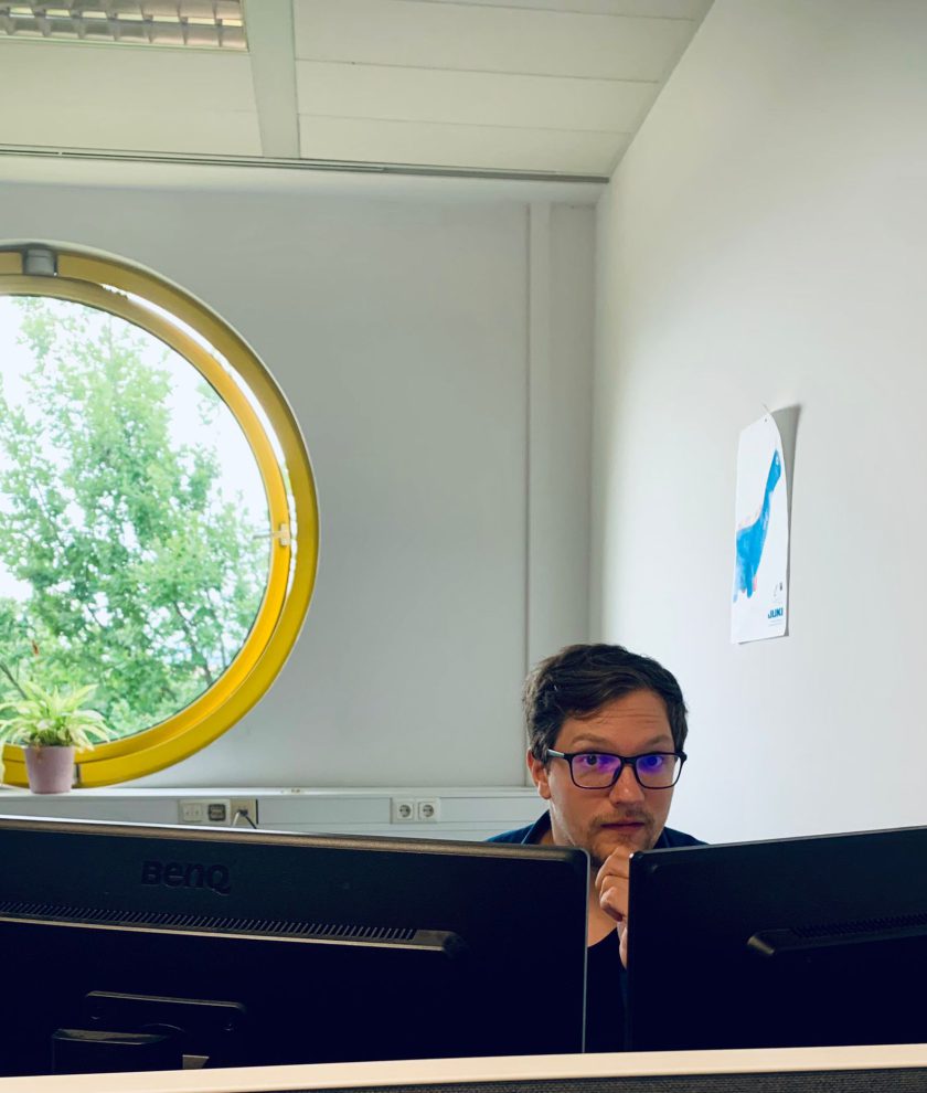 Dustin Buchhaltung beim erstellen der Rechnungen